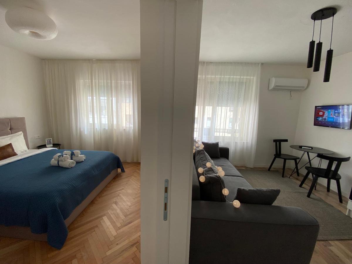 Myslym Shyri'S Apartments Tiranë Luaran gambar