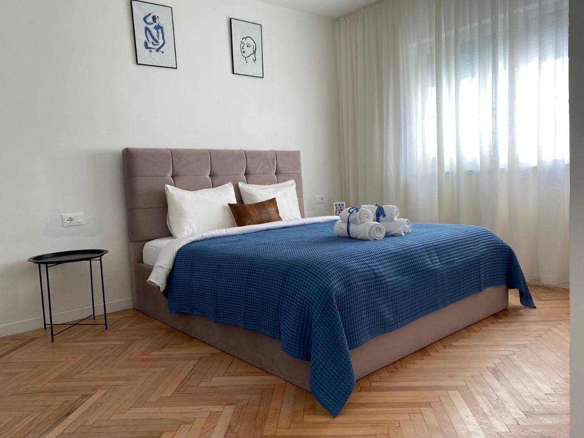 Myslym Shyri'S Apartments Tiranë Luaran gambar