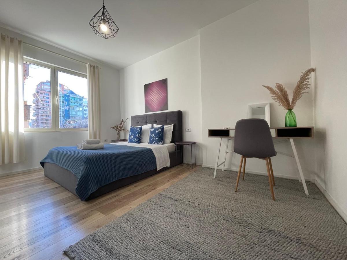 Myslym Shyri'S Apartments Tiranë Luaran gambar