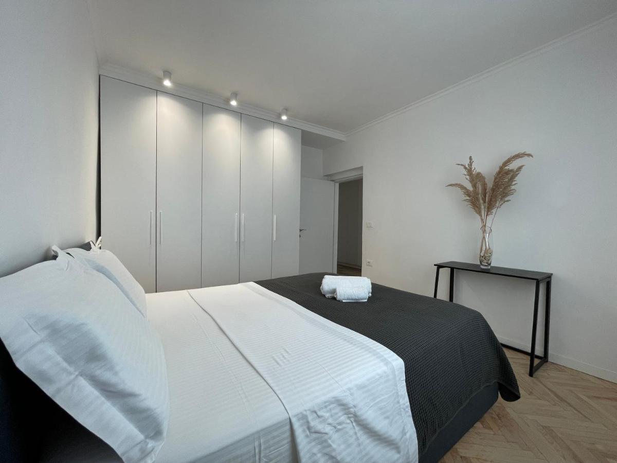 Myslym Shyri'S Apartments Tiranë Luaran gambar