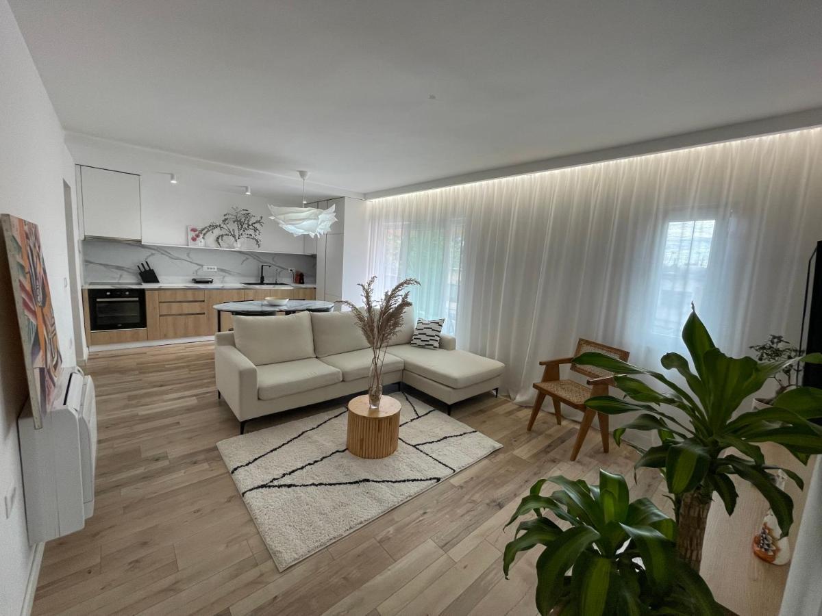 Myslym Shyri'S Apartments Tiranë Luaran gambar