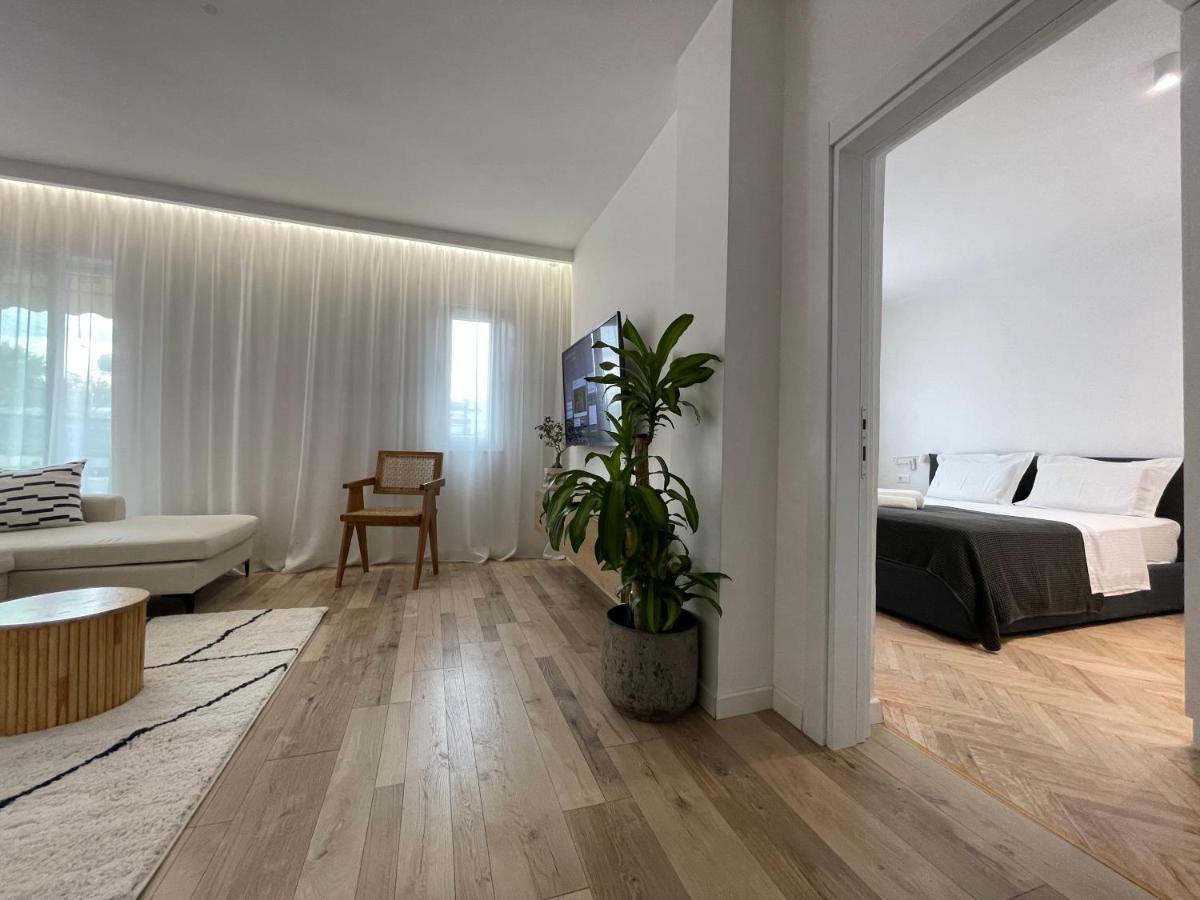 Myslym Shyri'S Apartments Tiranë Luaran gambar