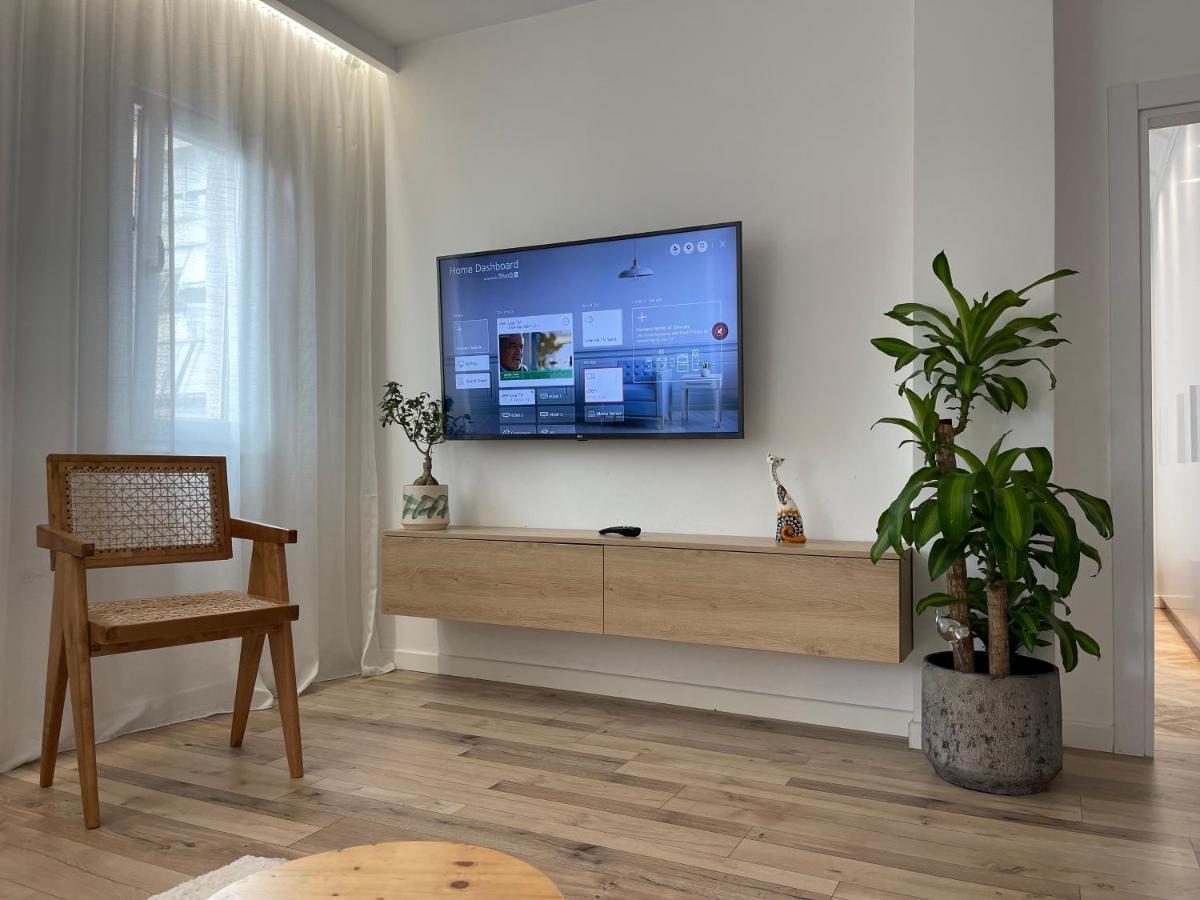 Myslym Shyri'S Apartments Tiranë Luaran gambar