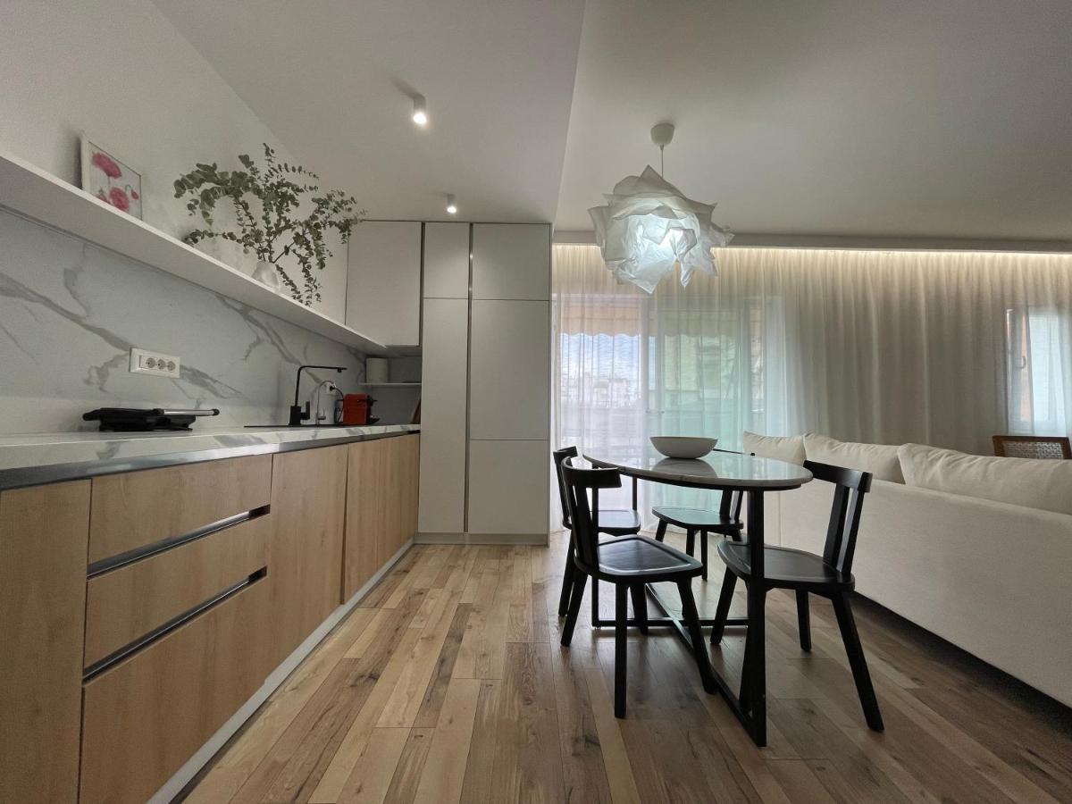 Myslym Shyri'S Apartments Tiranë Luaran gambar
