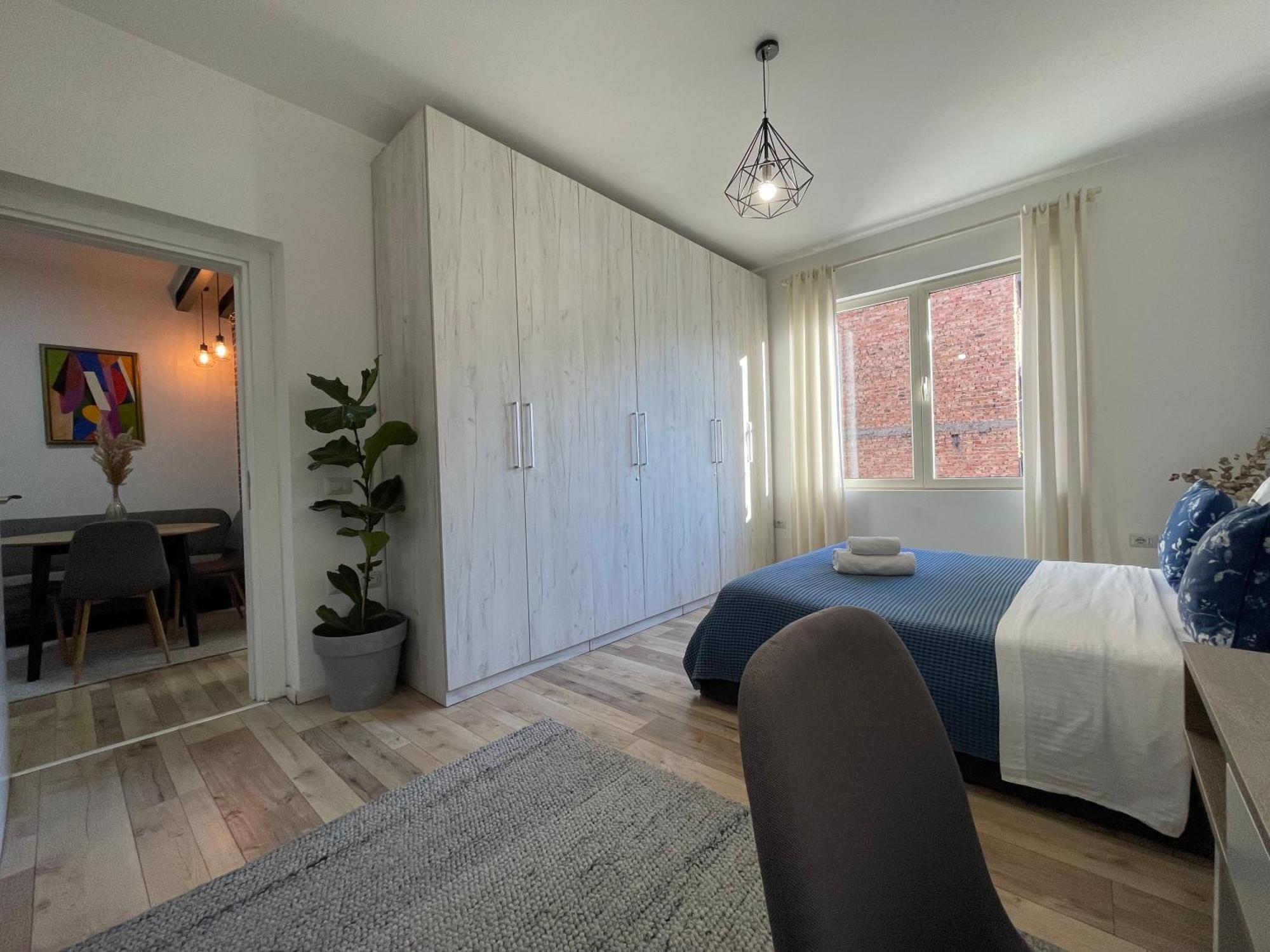 Myslym Shyri'S Apartments Tiranë Bilik gambar