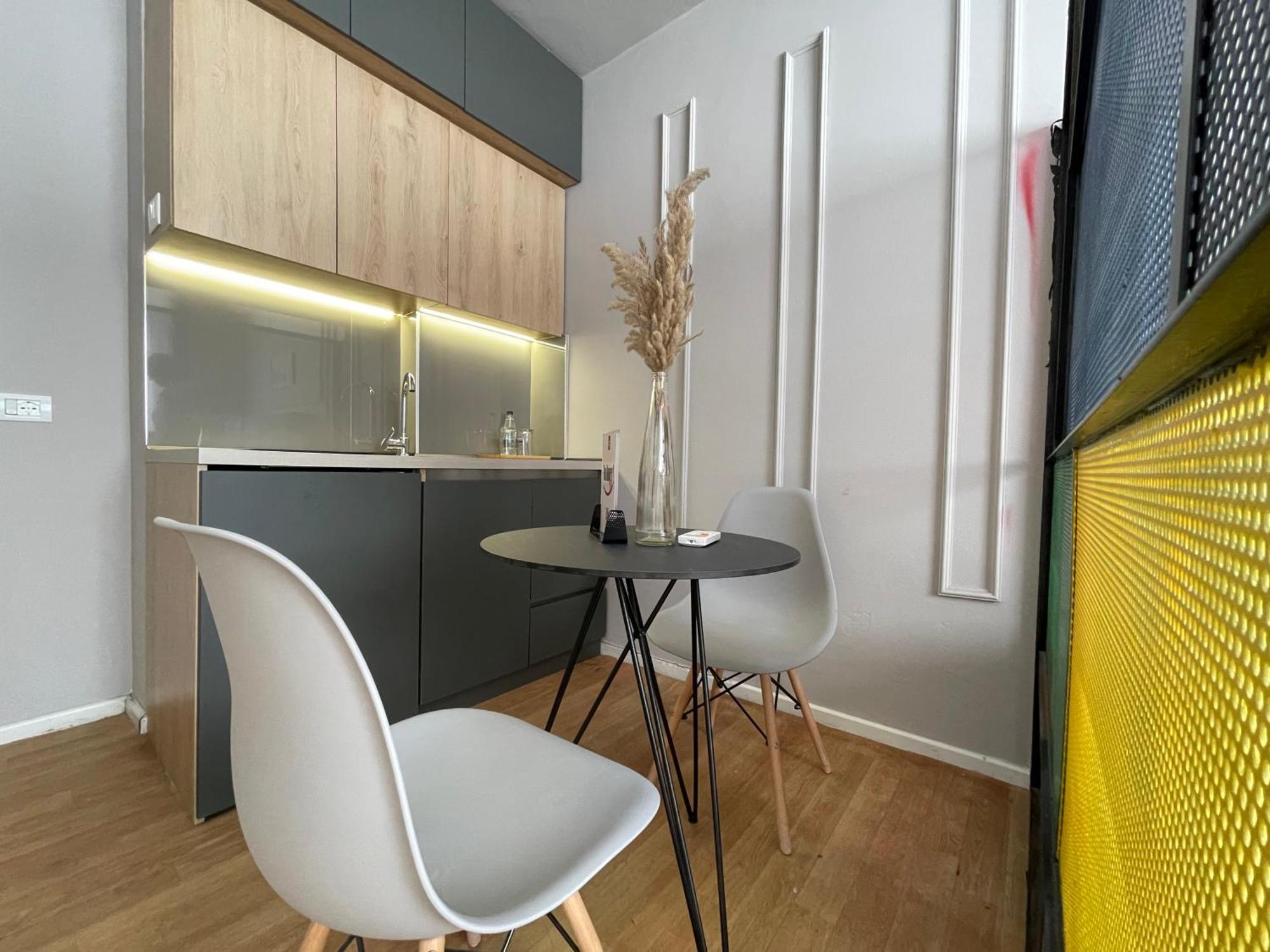 Myslym Shyri'S Apartments Tiranë Luaran gambar