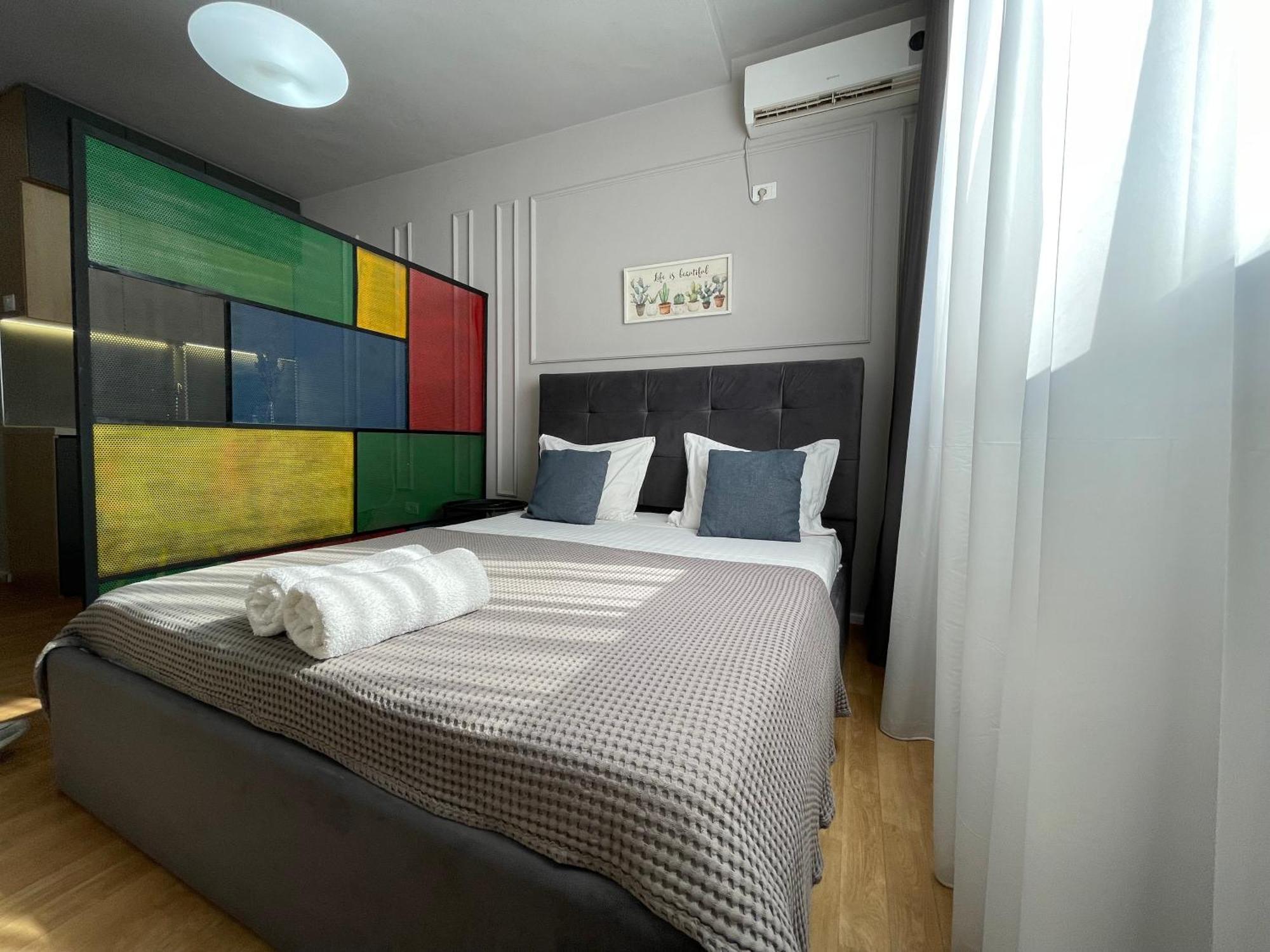 Myslym Shyri'S Apartments Tiranë Luaran gambar